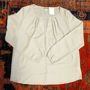 Light gray, cut out, flowy blouse